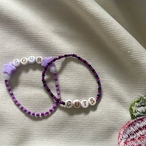 Olivia, Rodrigo bracelets